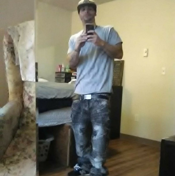 Meet your Posher, Andrew - Picture 2 of 2